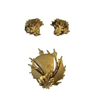 Vintage early 60's signed Sauteur Renoir gold tone brooch and earring set